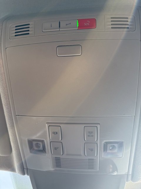 Used 2024 Volkswagen Tiguan SE image 34