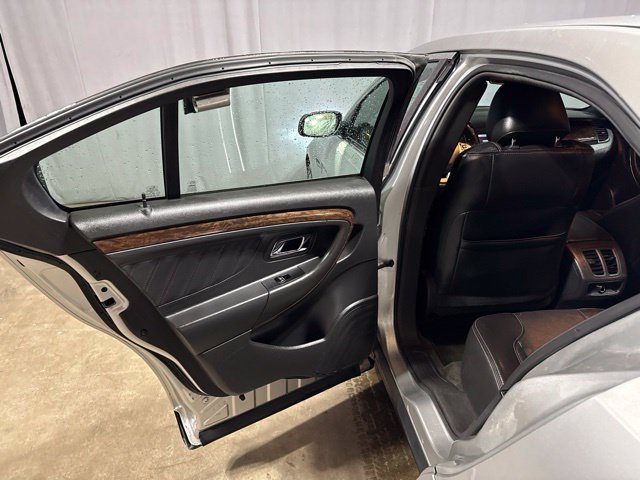 Used 2013 Ford Taurus Limited AWD/4WD image 23