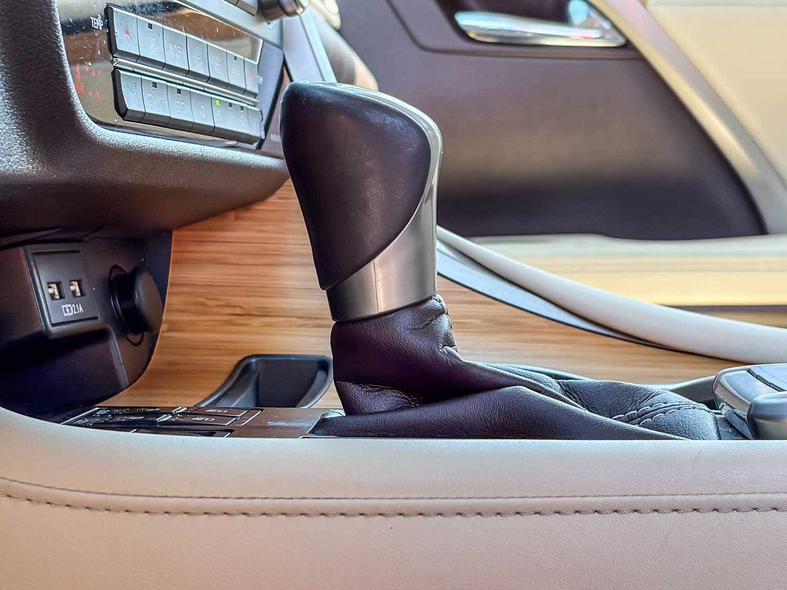 Used 2020 Lexus RX 350L FWD w/ Premium Package image 22
