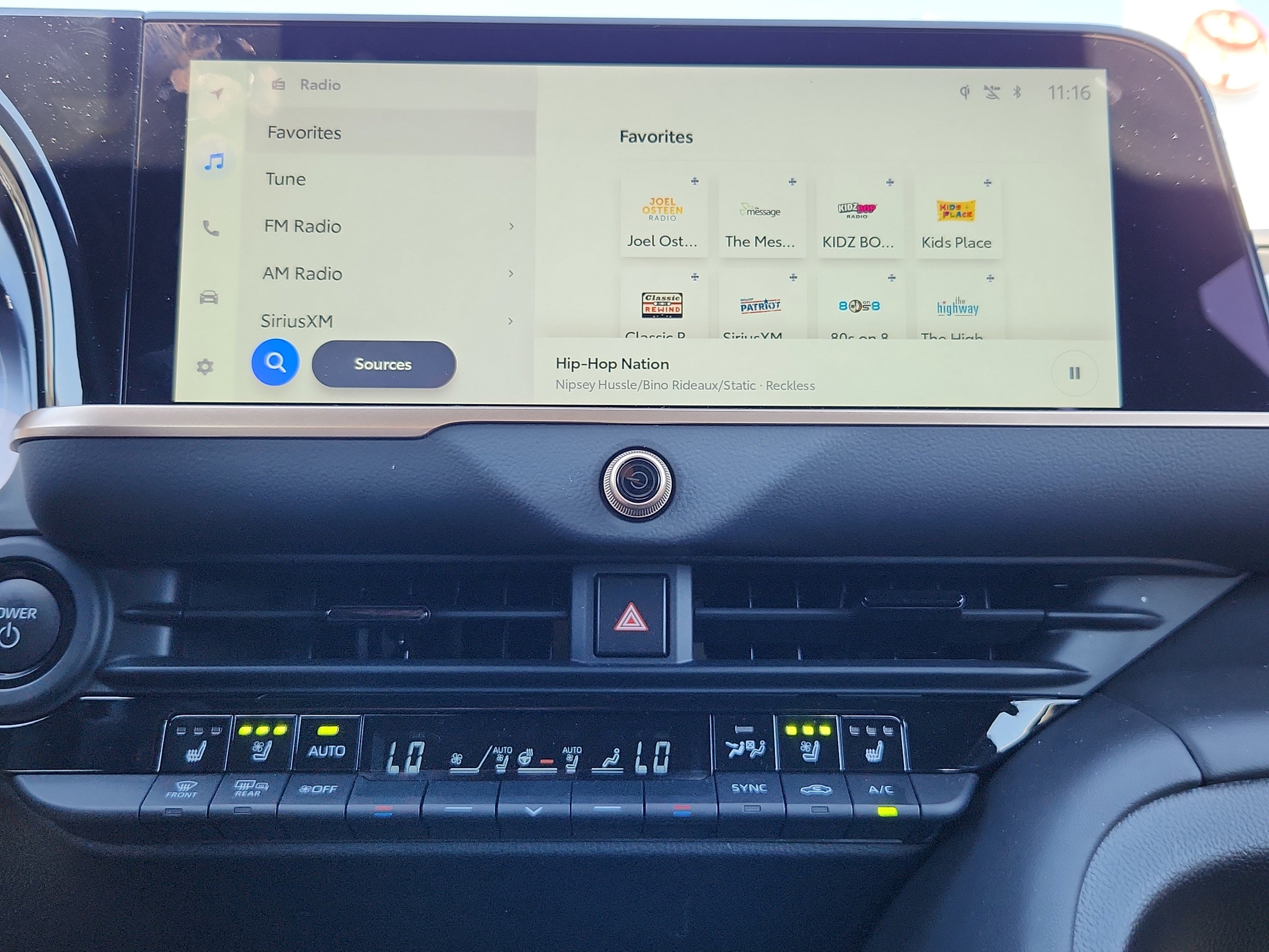 Used 2025 Toyota Crown Signia w/ Advanced Technology Package image 20