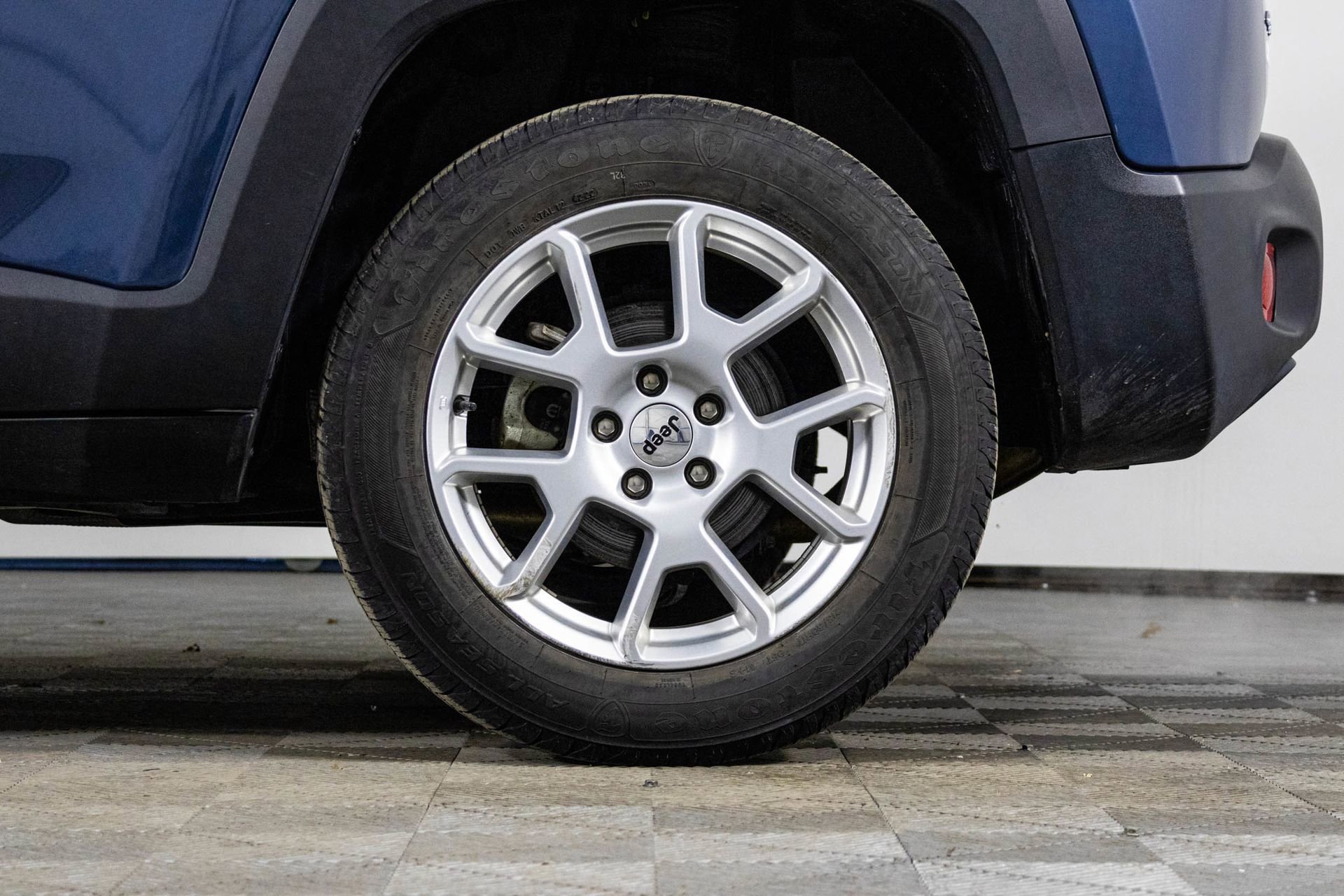 Used 2023 Jeep Renegade Latitude image 42