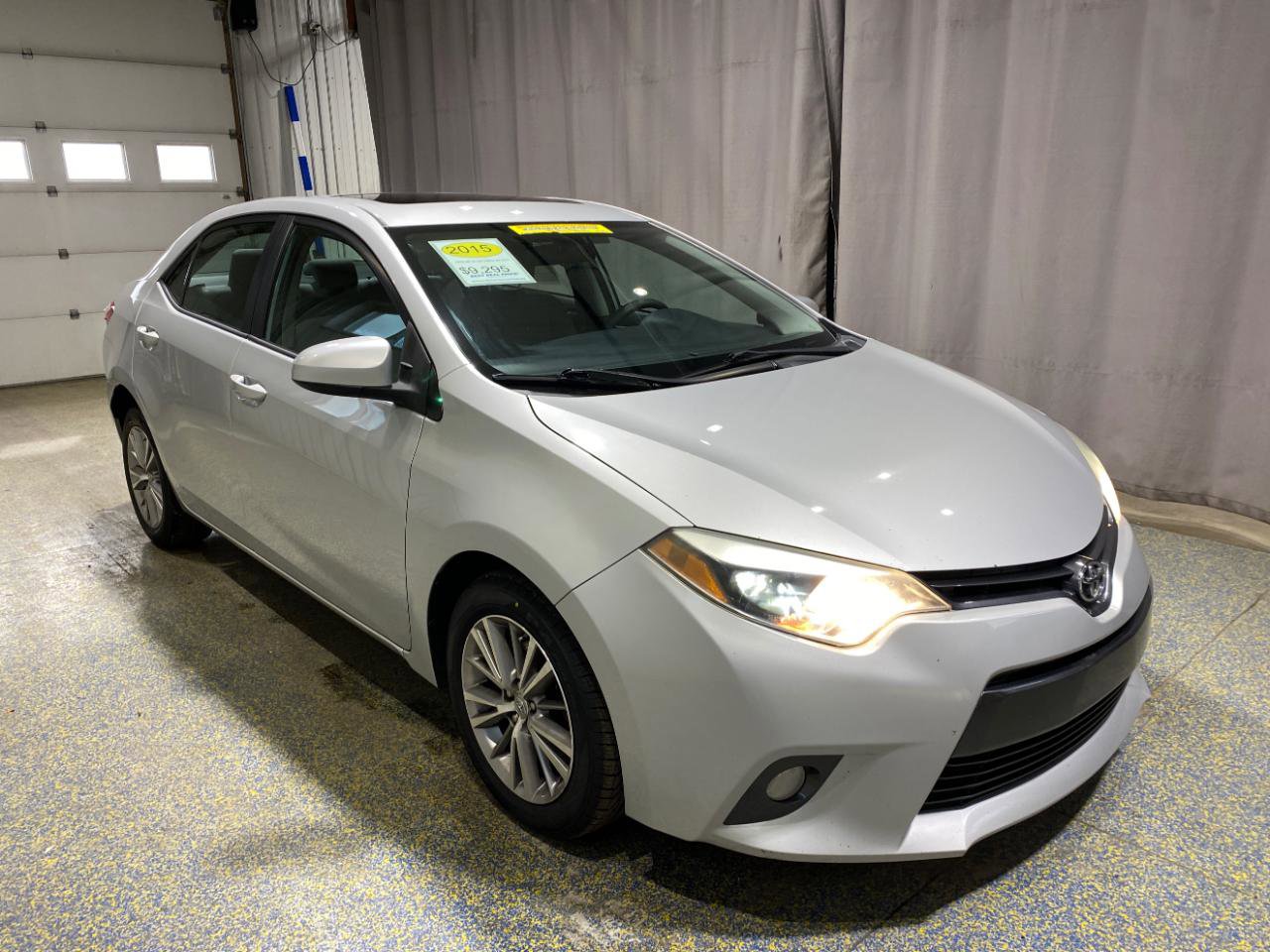 Used 2015 Toyota Corolla LE image 6