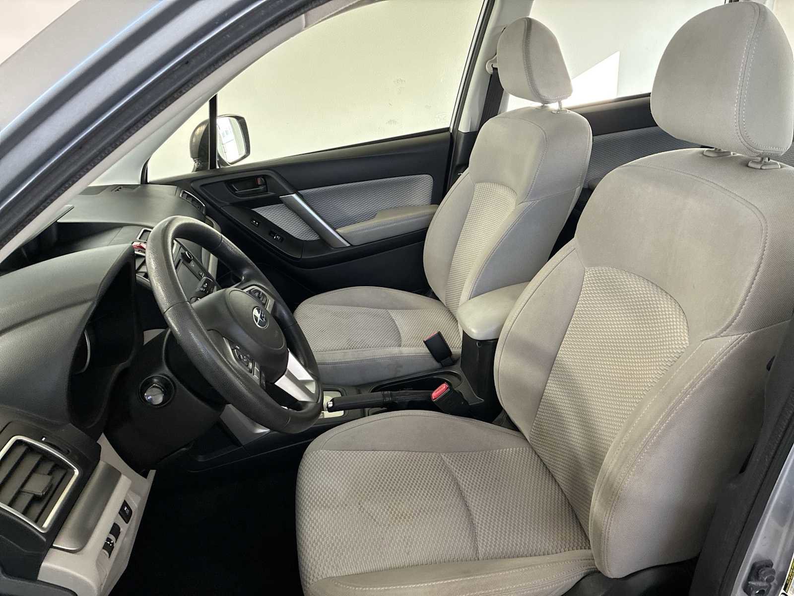 Used 2017 Subaru Forester 2.5i w/ Alloy Wheel Package image 13