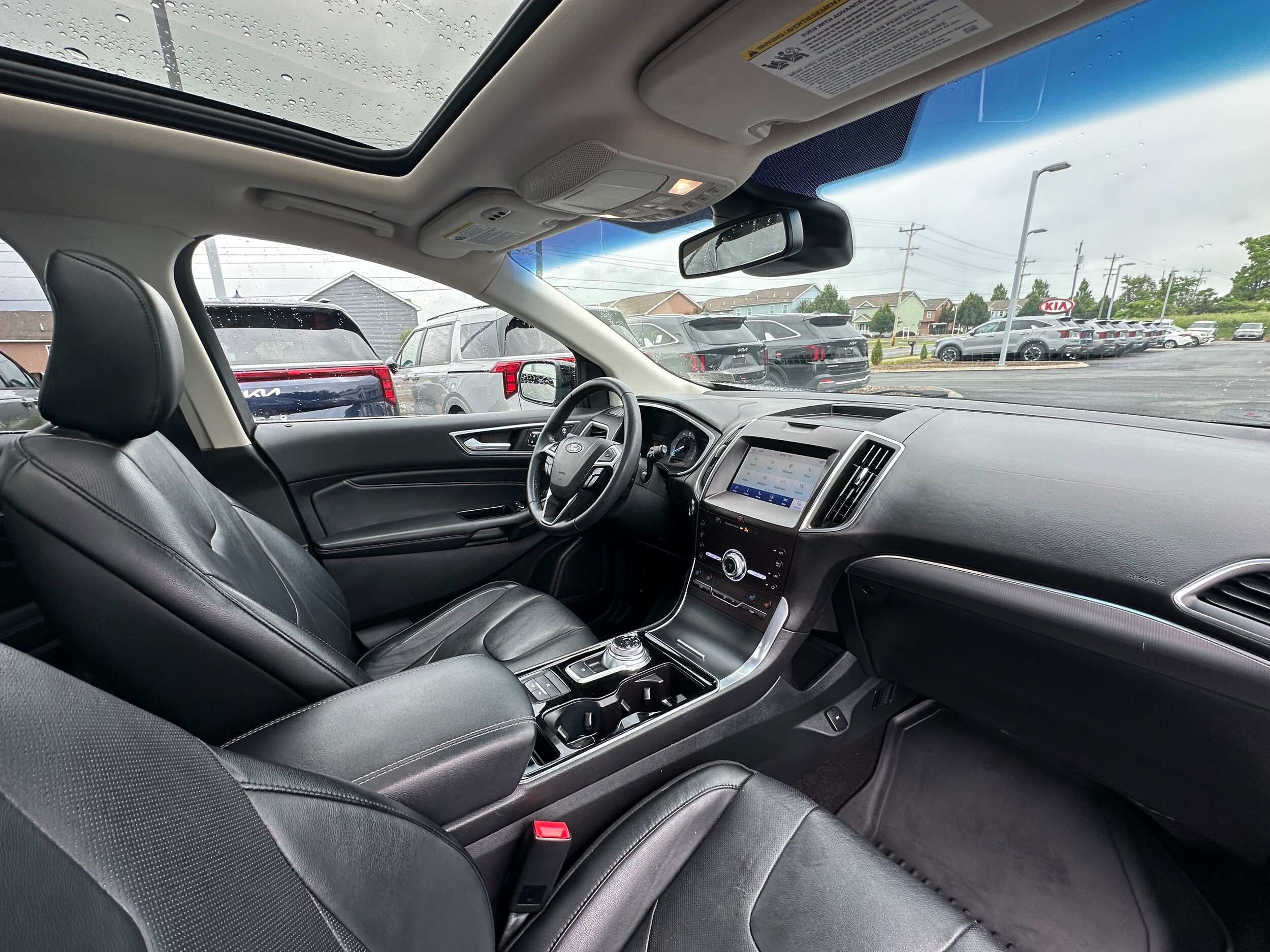 Used 2020 Ford Edge Titanium w/ Equipment Group 301A AWD/4WD image 21