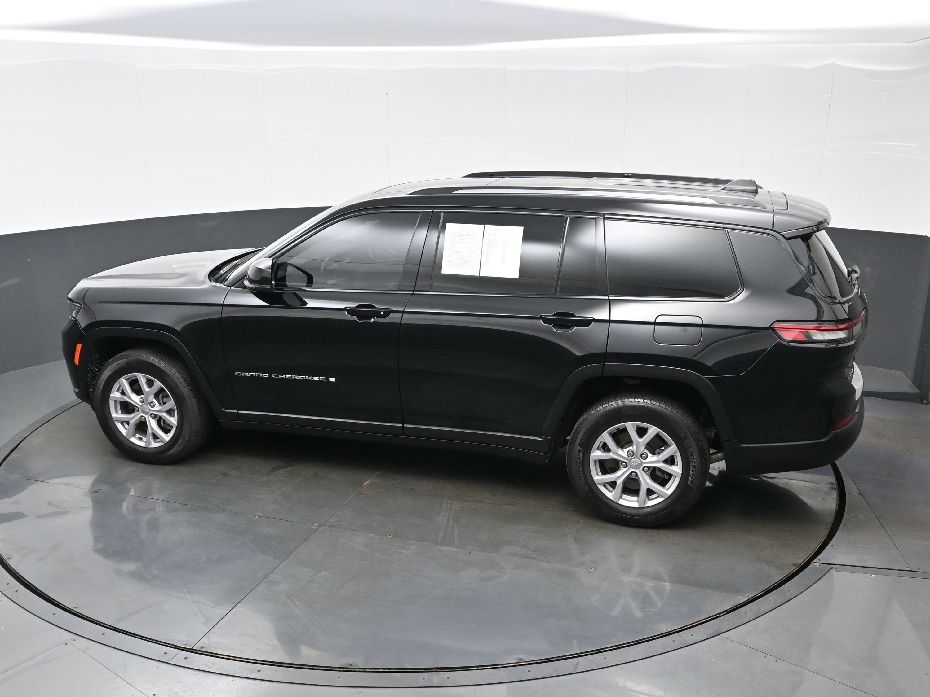 Used 2022 Jeep Grand Cherokee L Limited AWD/4WD image 37