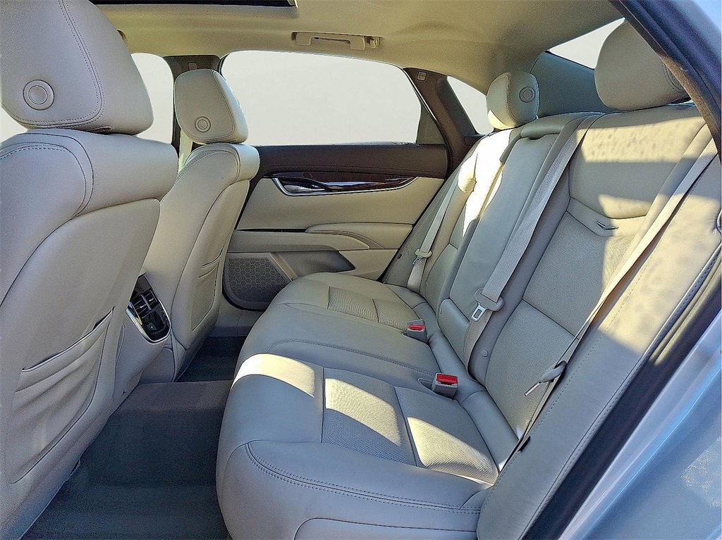 Used 2015 Cadillac XTS Luxury w/ Driver Awareness Package image 11