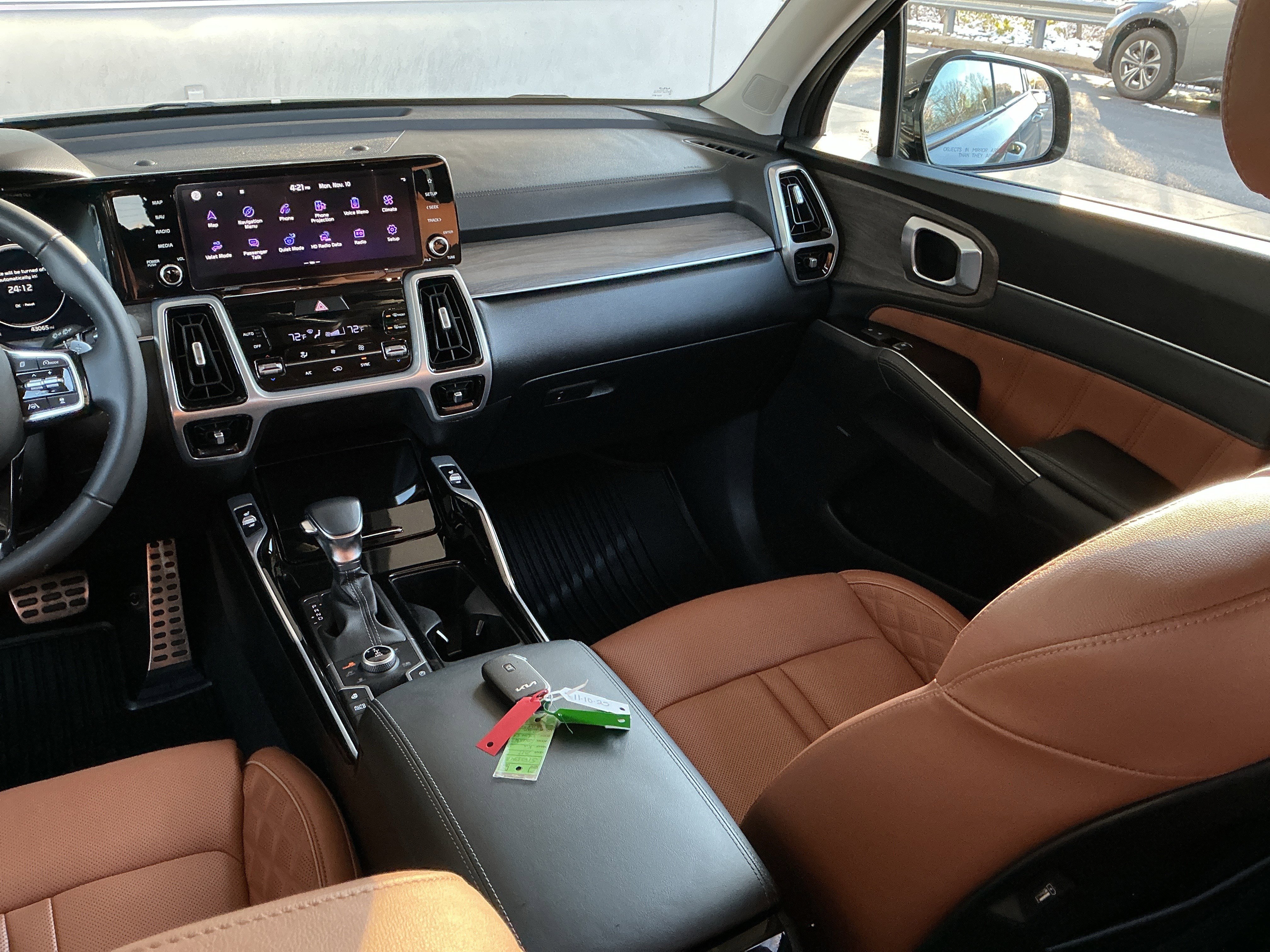 Used 2022 Kia Sorento SX Prestige w/ Rust Color Package image 16