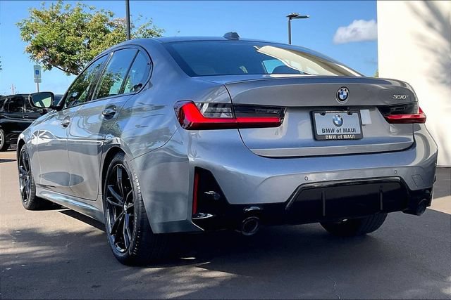 Used 2023 BMW 330i Sedan w/ M Sport Package RWD image 10