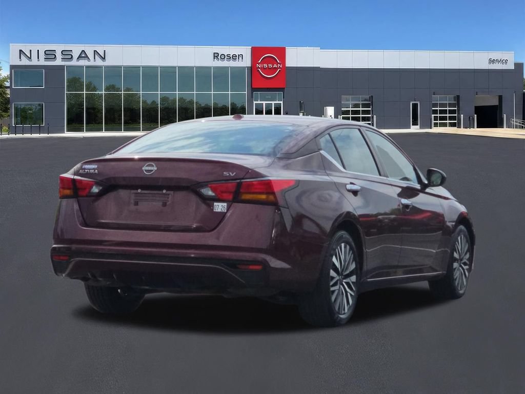 Used 2024 Nissan Altima 2.5 SV FWD image 3