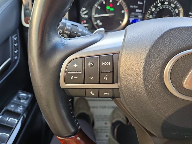 Used 2017 Lexus LX 570 4WD w/ Luxury Package image 19