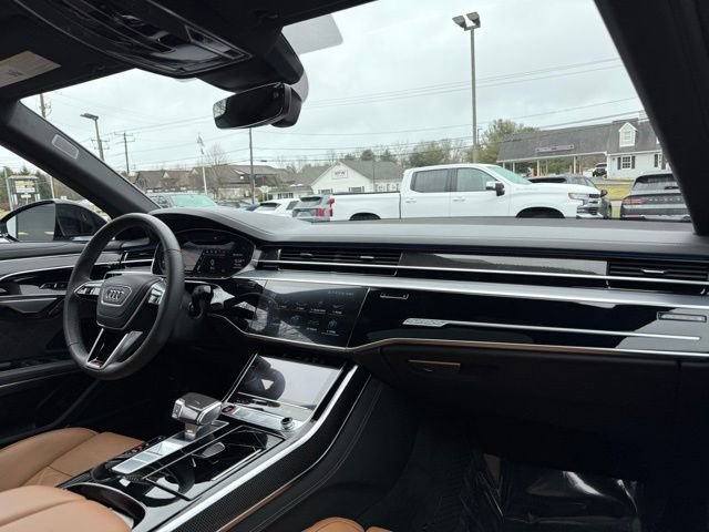 Used 2025 Audi S8 image 21