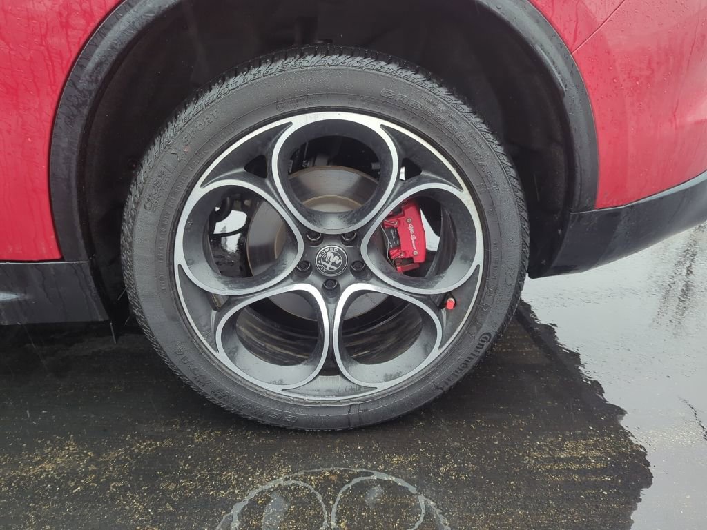 Used 2025 Alfa Romeo Stelvio Sprint w/ Veloce Package image 15