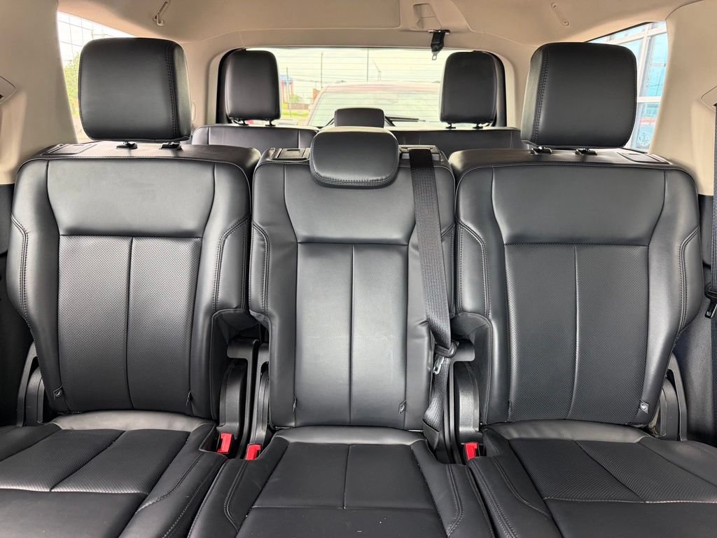 Used 2024 Ford Expedition XLT AWD/4WD image 16