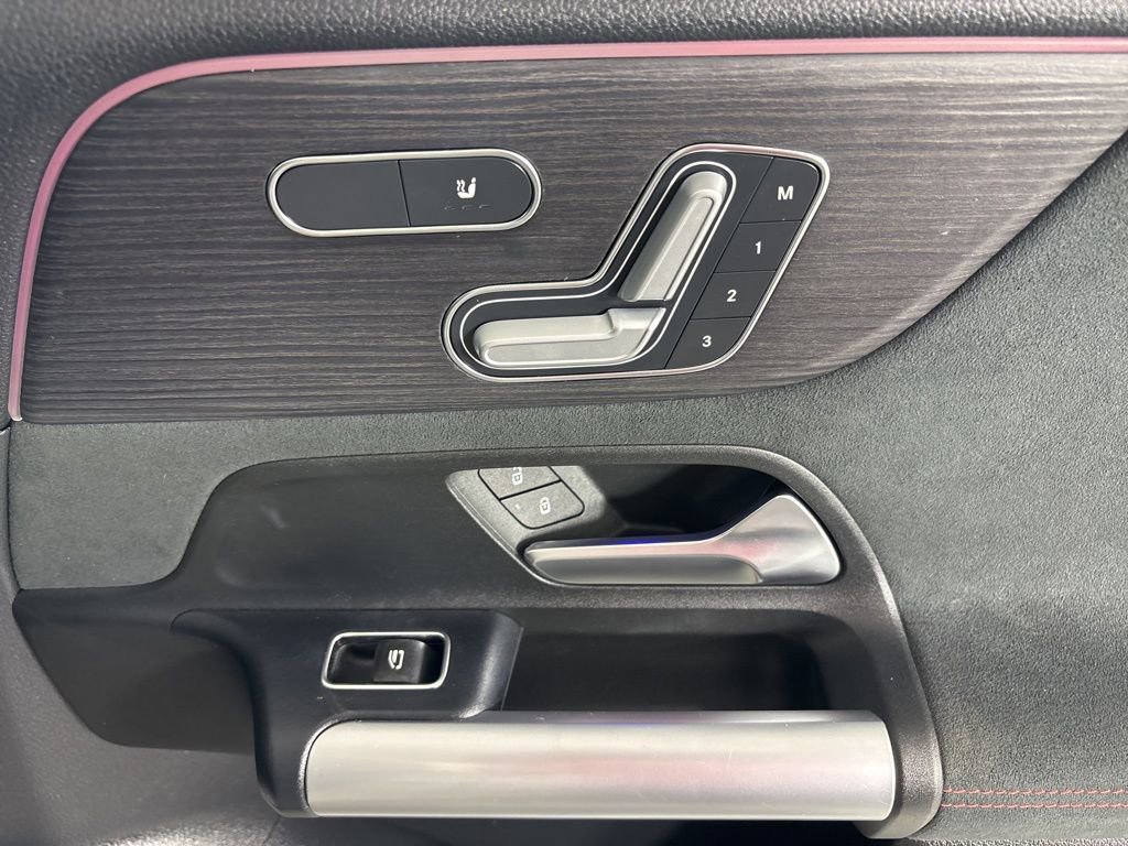 Used 2023 Mercedes-Benz GLA 250 4MATIC image 17