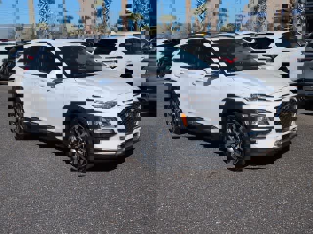 Used 2021 Hyundai Kona Limited w/ Cargo Package image 2