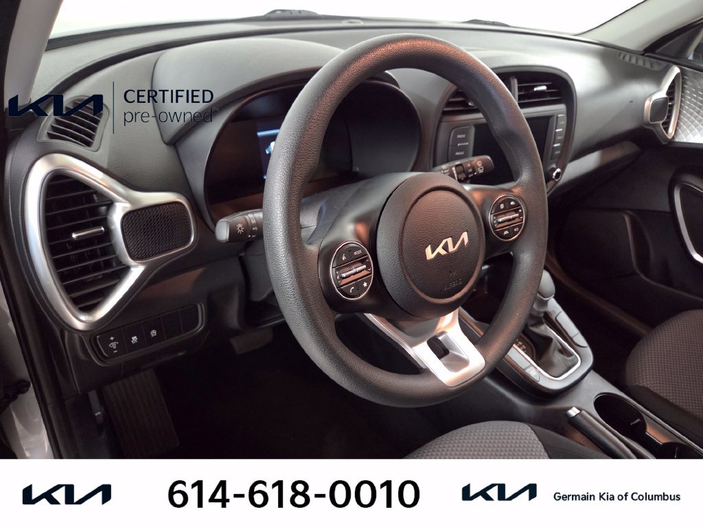 Certified 2025 Kia Soul LX w/ LX Technology Package FWD image 17