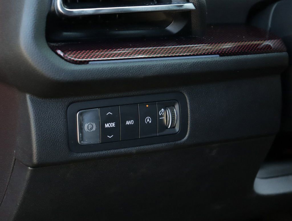 Used 2024 Chevrolet Traverse Z71 image 10