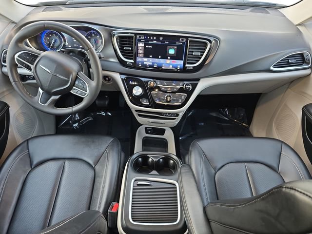 Used 2024 Chrysler Pacifica Touring-L FWD image 9