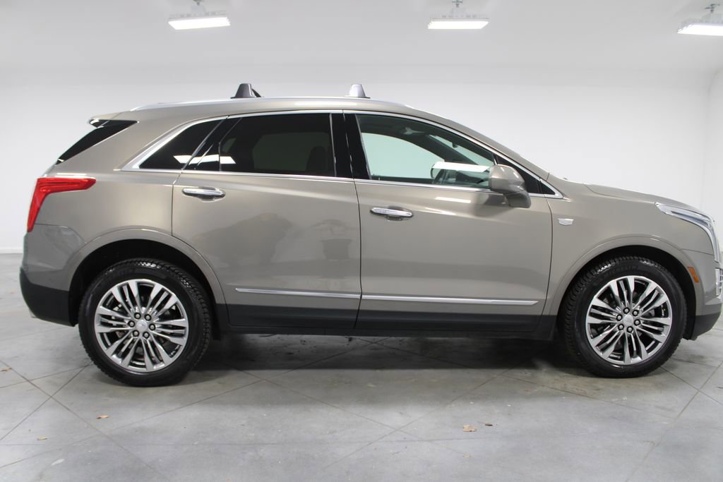 Used 2018 Cadillac XT5 Premium Luxury w/ Driver Assist Package image 11