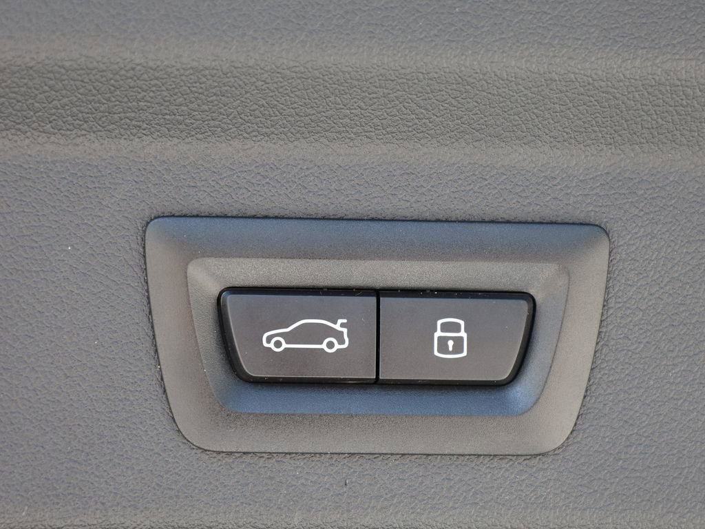 Used 2025 BMW X2 xDrive28i w/ Convenience Package image 9