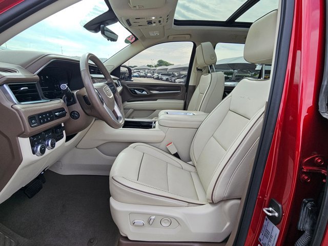 Used 2022 GMC Yukon Denali w/ Denali Premium Package AWD/4WD image 17