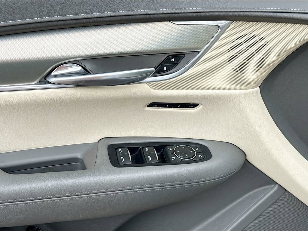 Used 2018 Cadillac XT5 Luxury w/ Driver Awareness Package image 19