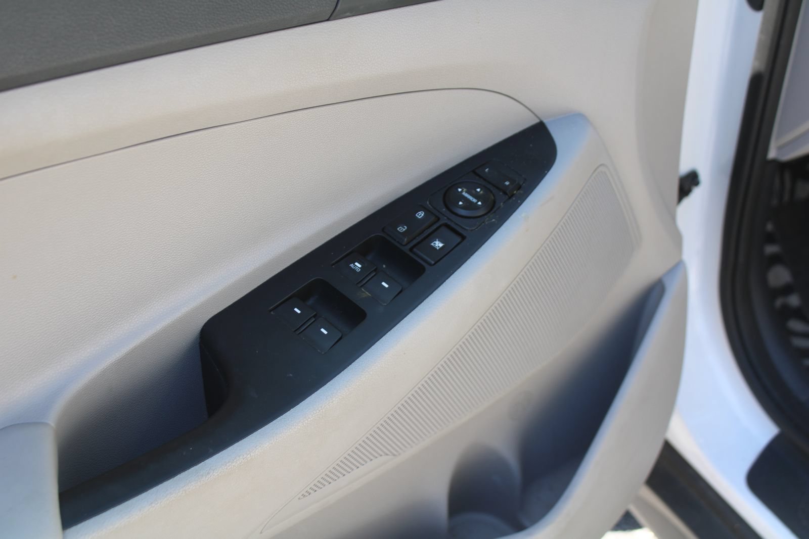 Used 2019 Hyundai Tucson Value FWD image 18