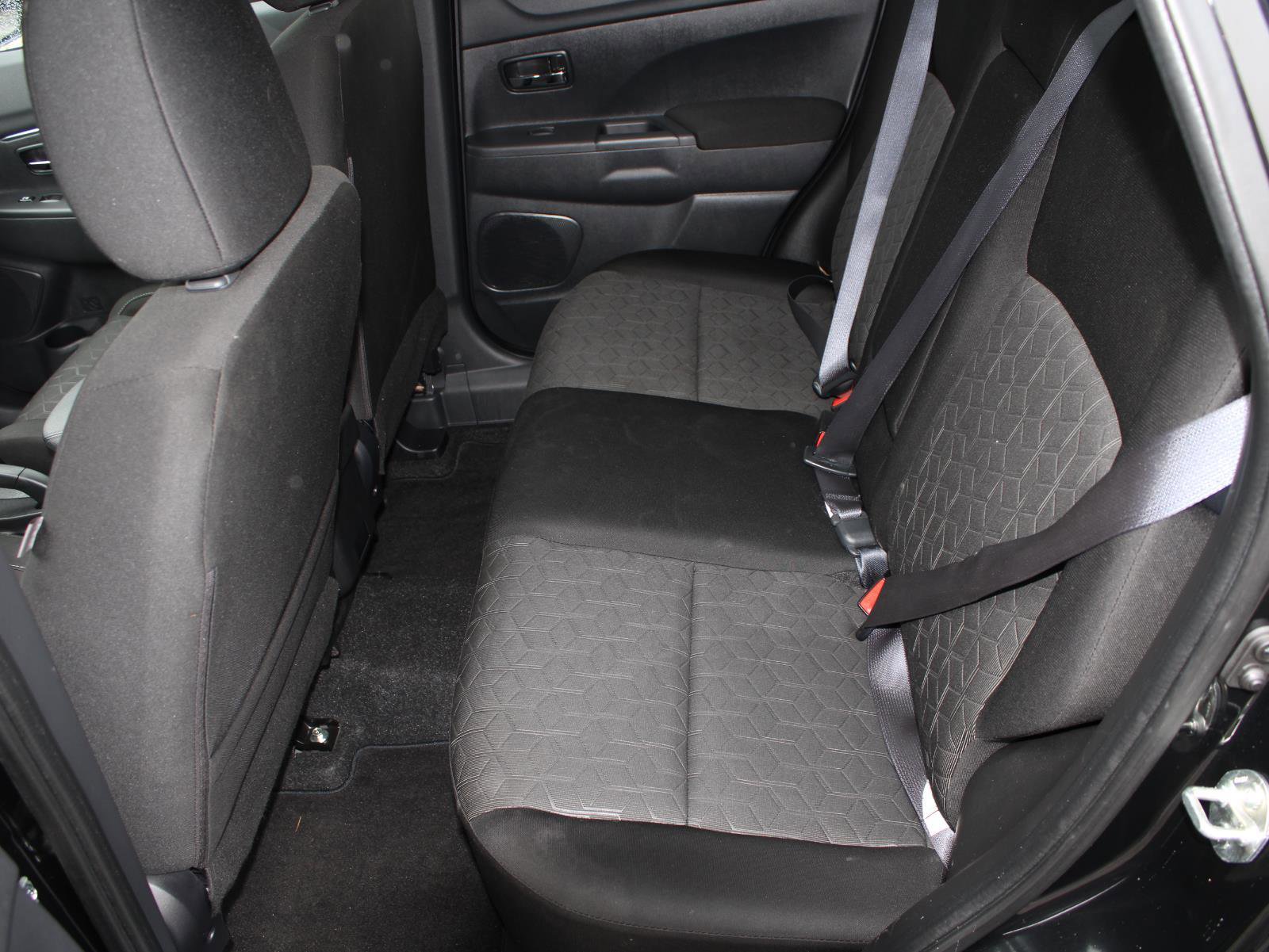 Used 2023 Mitsubishi Outlander Sport ES image 16