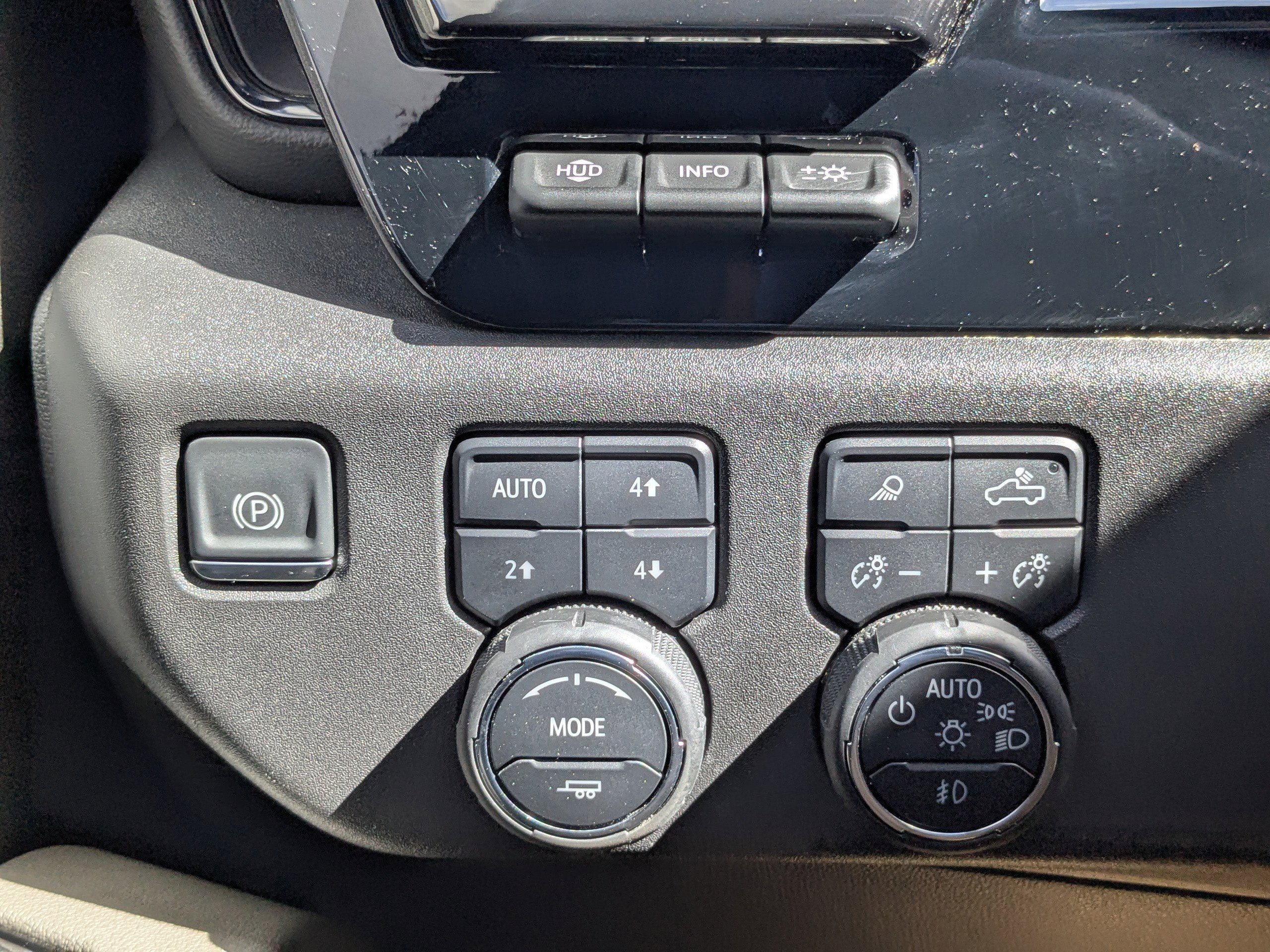 Used 2025 Chevrolet Silverado 1500 ZR2 w/ Technology Package image 25