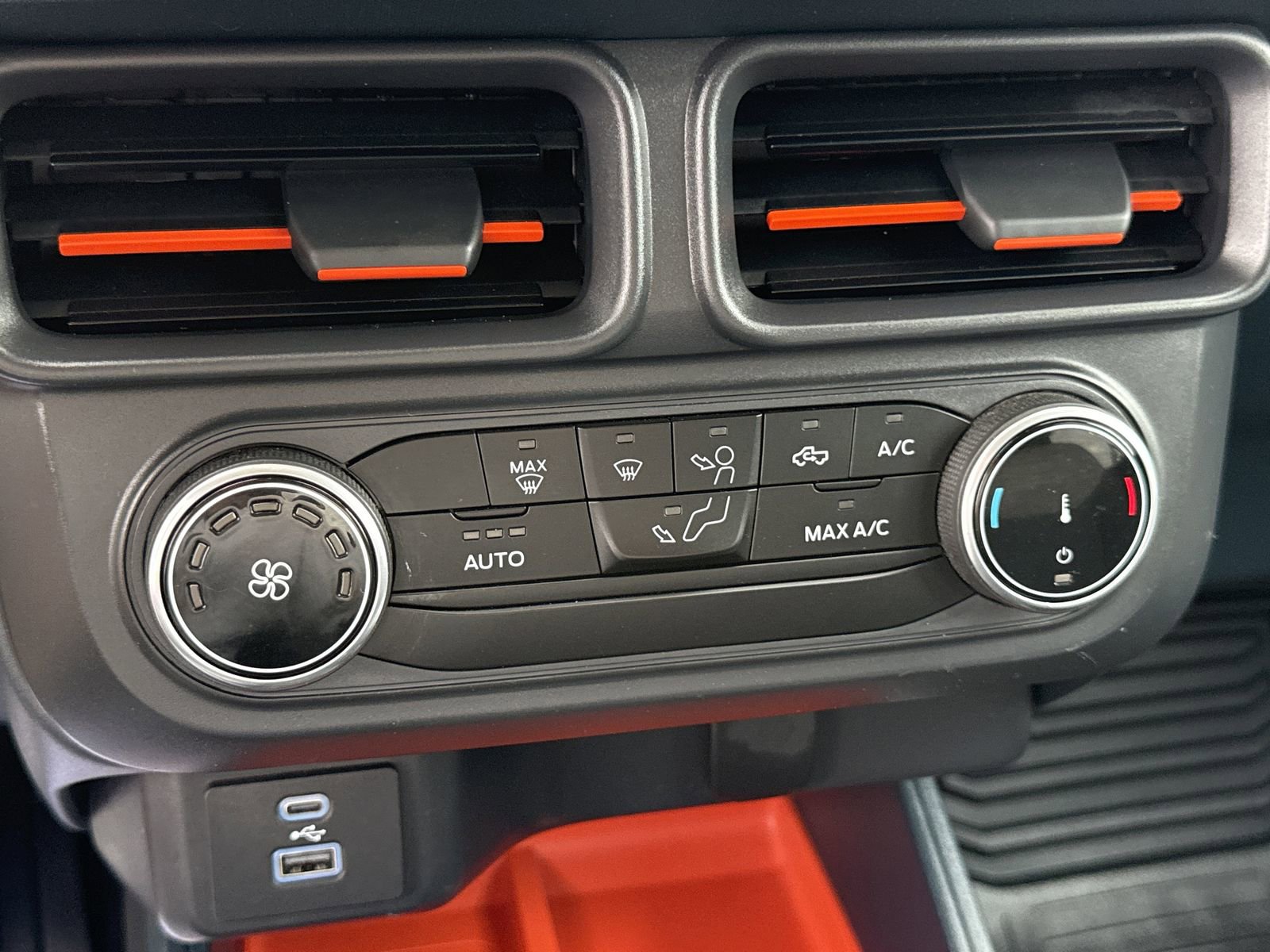 Certified 2024 Ford Maverick XLT image 23