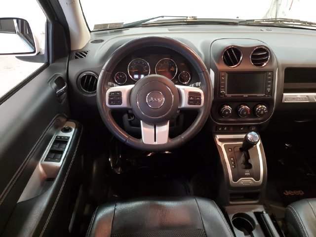 Used 2016 Jeep Compass Latitude AWD/4WD image 15