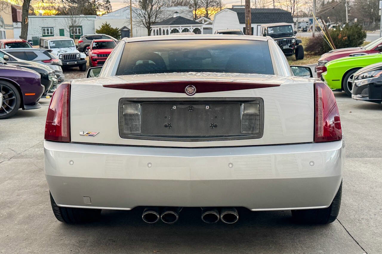 Used 2006 Cadillac XLR V image 4