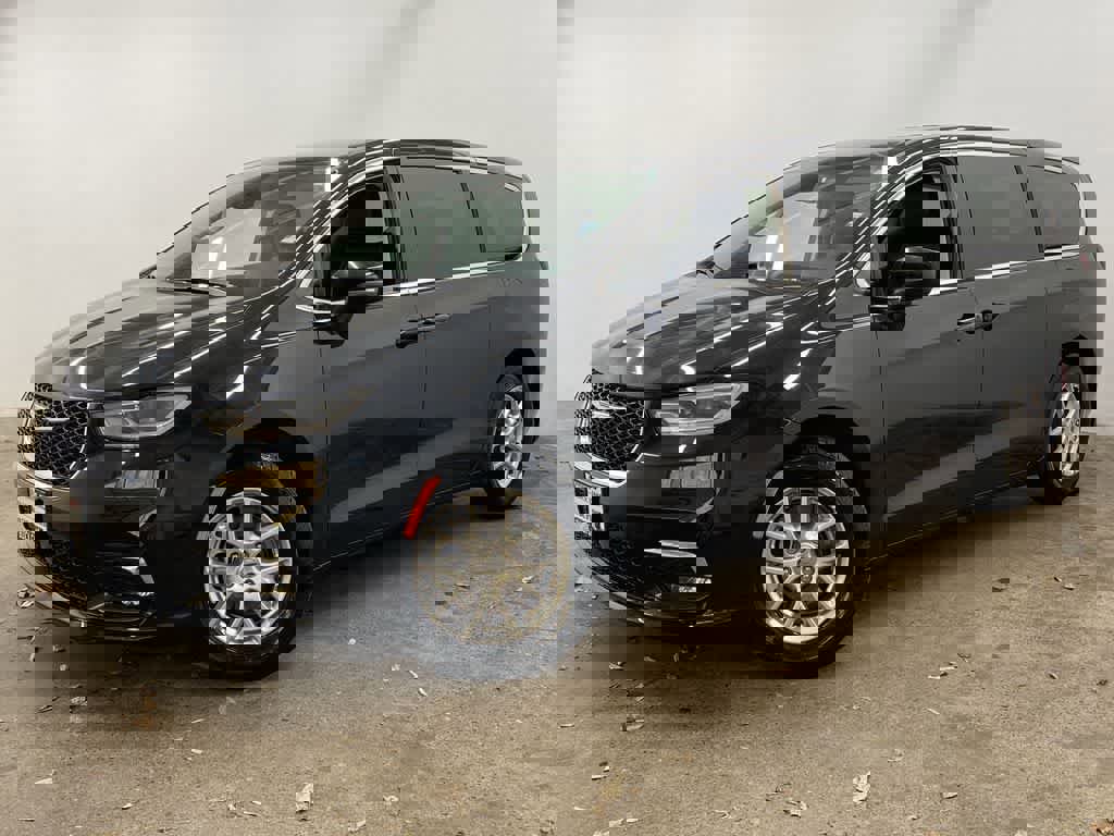Used 2023 Chrysler Pacifica Touring-L