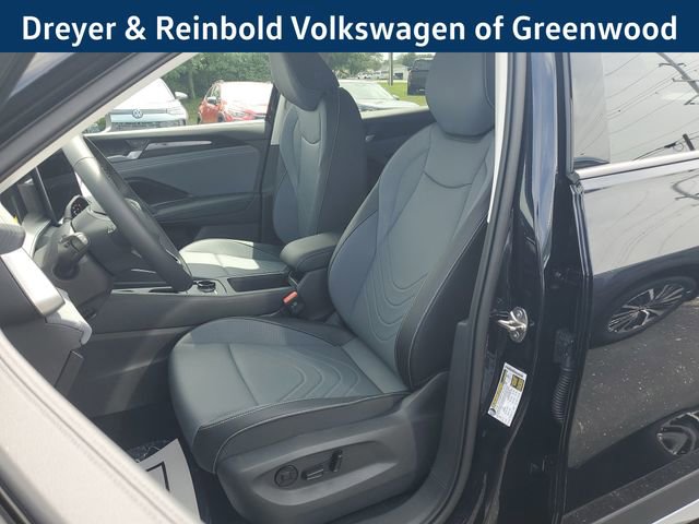 New 2025 Volkswagen Tiguan SE image 21