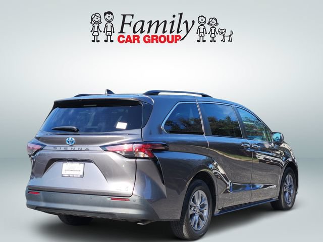 Certified 2022 Toyota Sienna XLE FWD image 3
