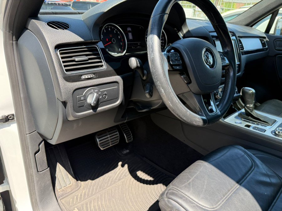 Used 2014 Volkswagen Touareg VR6 AWD/4WD image 13