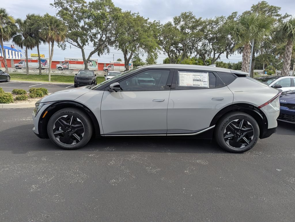 New 2026 Kia EV6 Wind RWD image 5