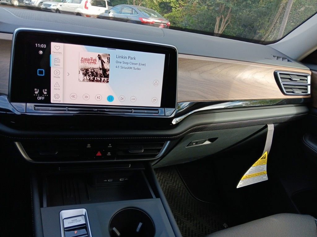 Used 2025 Volkswagen Atlas SE image 18