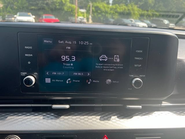 Used 2023 Kia Carnival LX FWD image 8