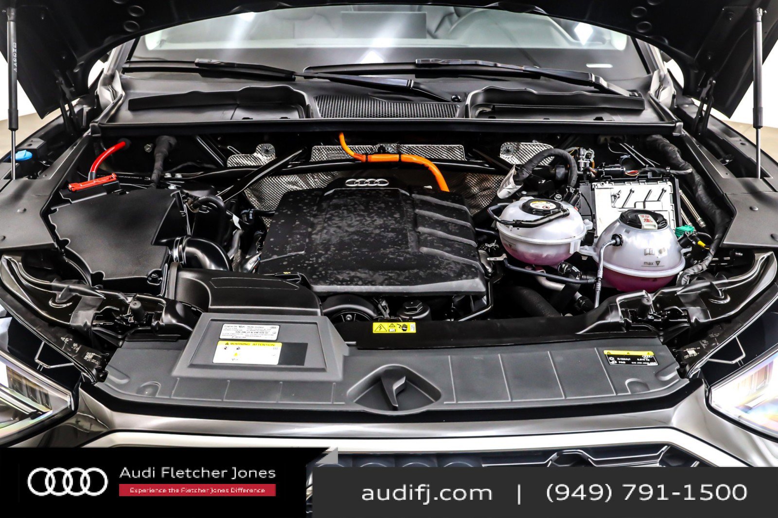 Used 2023 Audi Q5 e Premium w/ Convenience Package image 12