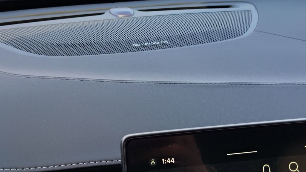 New 2026 Volvo XC90 B6 Plus w/ Protection Package Premier image 19