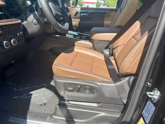 New 2026 Chevrolet Suburban High Country AWD/4WD image 9