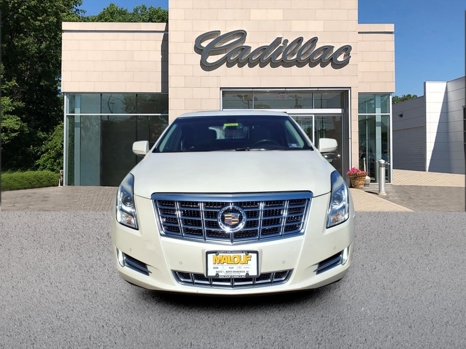 Certified 2013 Cadillac XTS Luxury FWD image 2