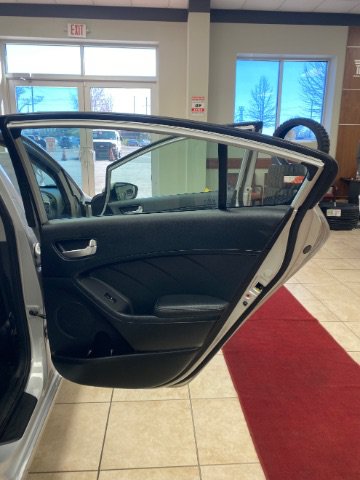 Used 2017 Kia Forte LX FWD image 10