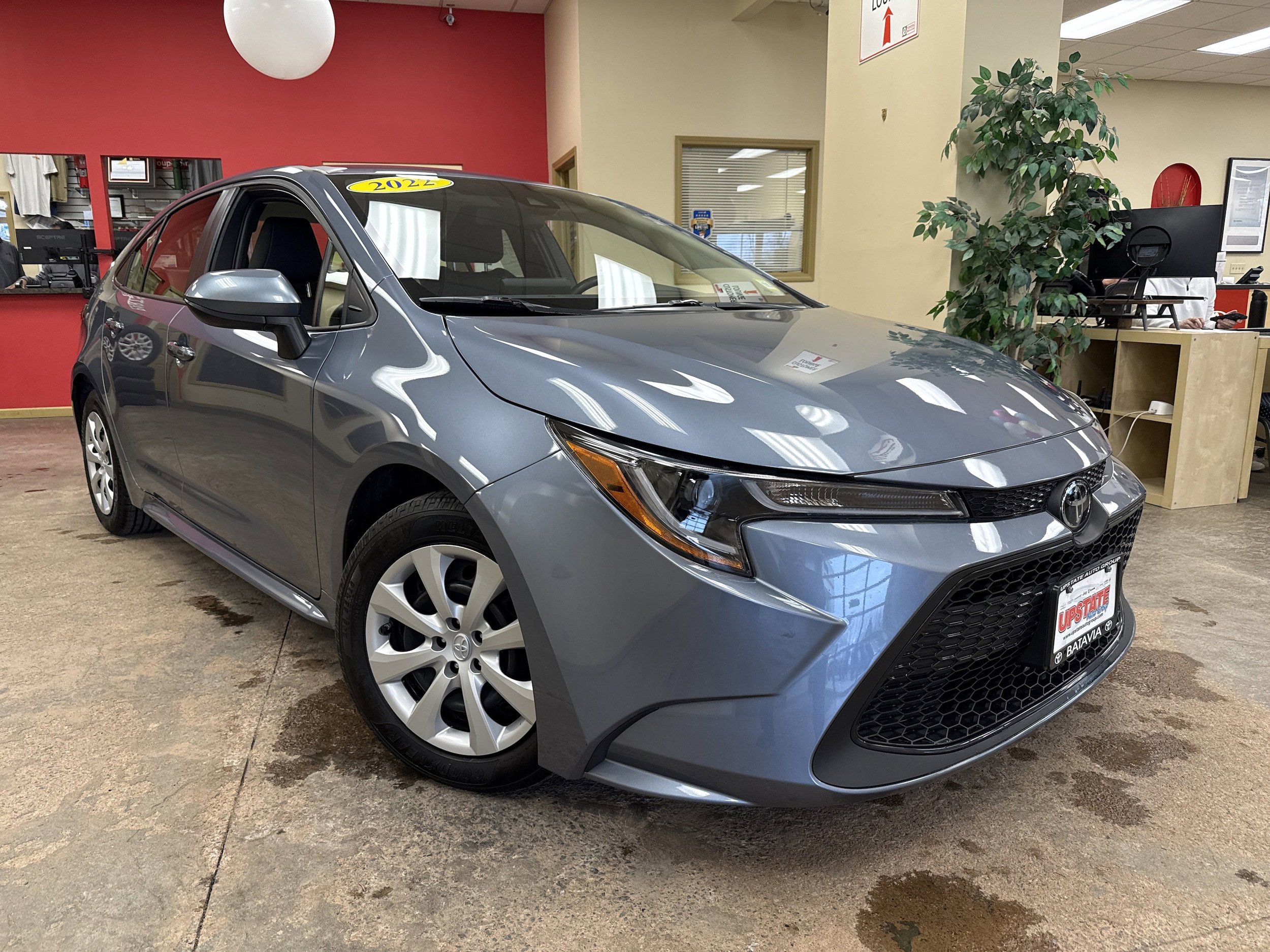 Used 2022 Toyota Corolla LE FWD image 12
