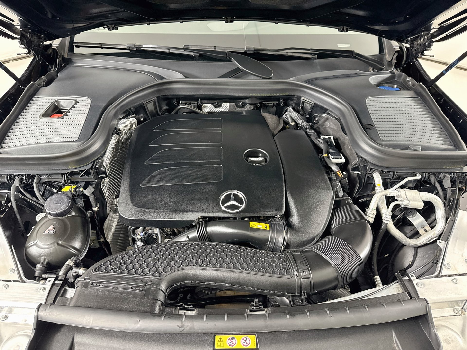 Used 2022 Mercedes-Benz GLC 300 image 31