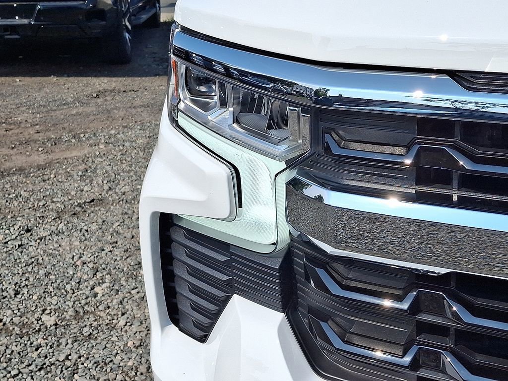 Used 2025 Chevrolet Silverado 1500 LT image 35