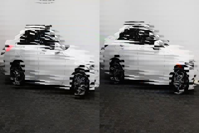 Used 2015 Mercedes-Benz C 400 4MATIC image 4