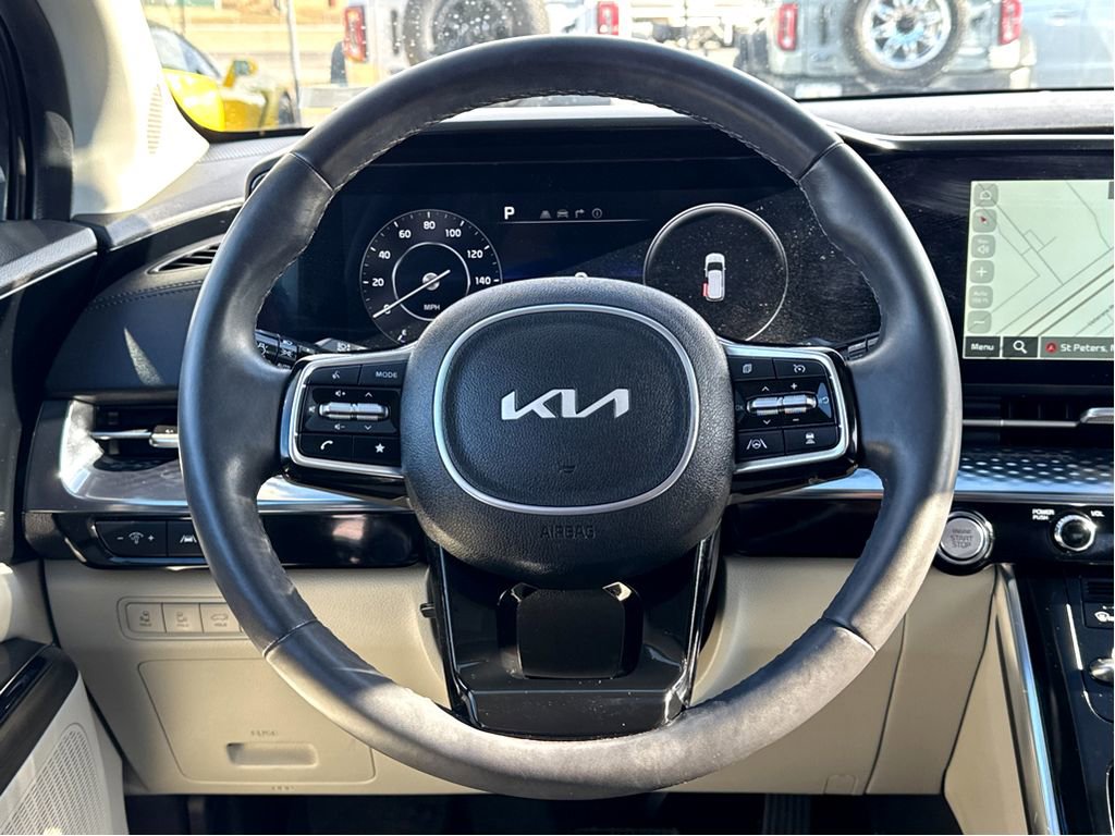 Used 2024 Kia Carnival SX Prestige image 16