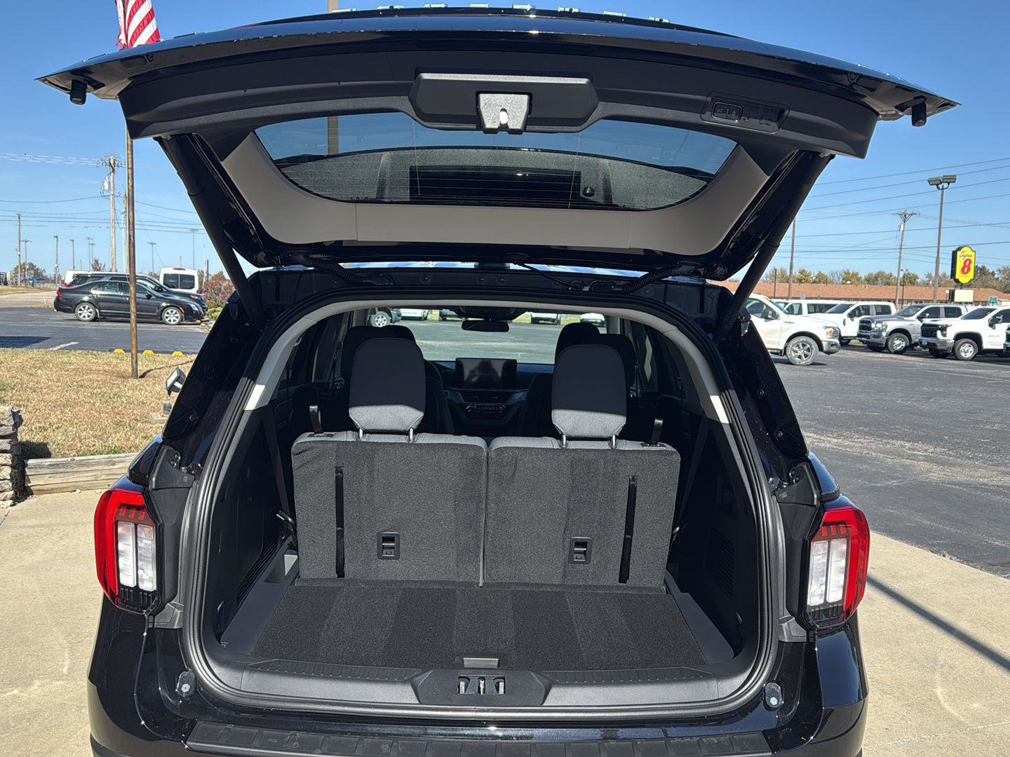 New 2026 Ford Explorer Active image 7